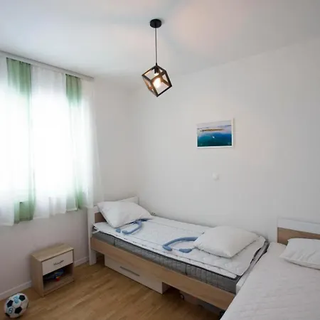 Διαμέρισμα With Parking Space Pakostane, Biograd - 22446